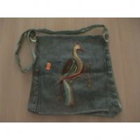 tavus kuşu desenli keçe nakışlı kot çanta