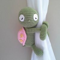 El Örgüsü Organik Amigurumi Perde Tutucu - Beşik Süsü